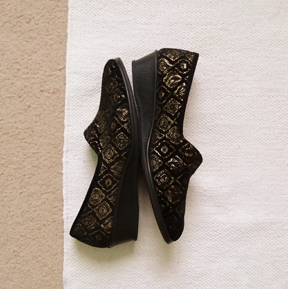Black and Gold Velvet Loafers